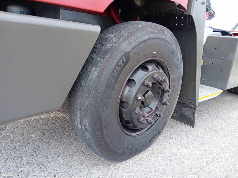 Terberg YT220 - Termināļa traktors: foto 4 Terberg YT220 - Termināļa traktors: foto 4