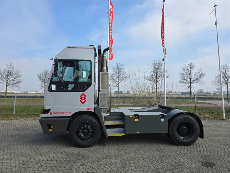 Terberg YT220 - Termināļa traktors: foto 4 Terberg YT220 - Termināļa traktors: foto 4