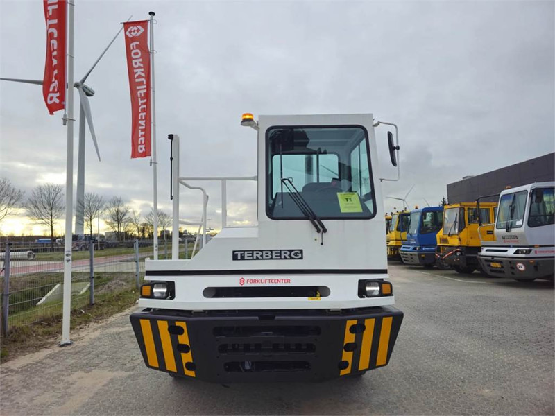 Terberg YT220 - Termināļa traktors: foto 5 Terberg YT220 - Termināļa traktors: foto 5