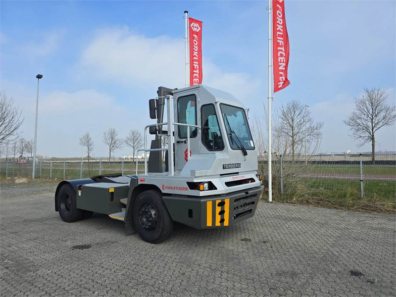 Terberg YT220 - Termināļa traktors: foto 1 Terberg YT220 - Termināļa traktors: foto 1