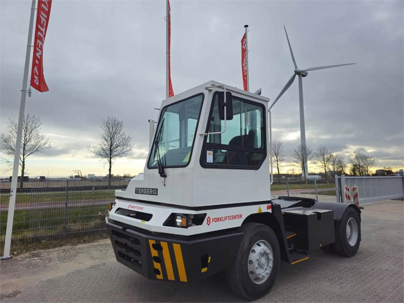 Terberg YT220 - Termināļa traktors: foto 2 Terberg YT220 - Termināļa traktors: foto 2