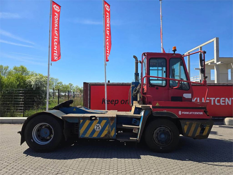 Terberg YT222 - Termināļa traktors: foto 3 Terberg YT222 - Termināļa traktors: foto 3