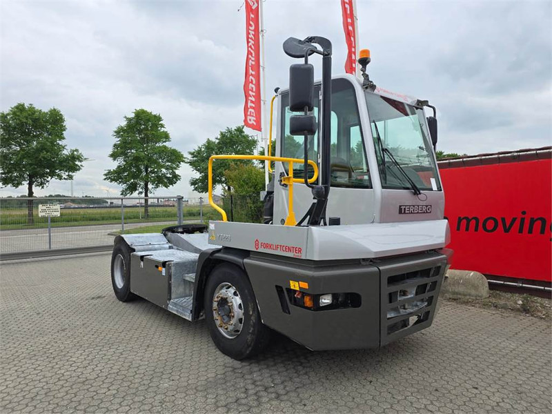 Terberg YT223 - Termināļa traktors: foto 1 Terberg YT223 - Termināļa traktors: foto 1