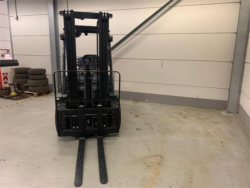 Toyota 02-8FGF30 - Gāzes iekrāvējs: foto 5 Toyota 02-8FGF30 - Gāzes iekrāvējs: foto 5