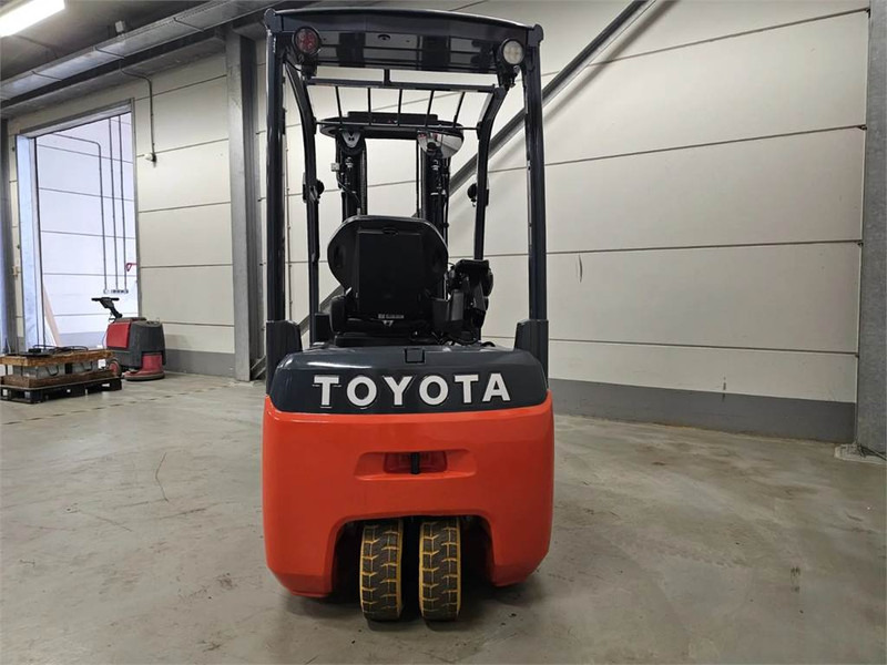 Toyota 8FBE20T līzingu Toyota 8FBE20T: foto 8 Toyota 8FBE20T līzingu Toyota 8FBE20T: foto 8
