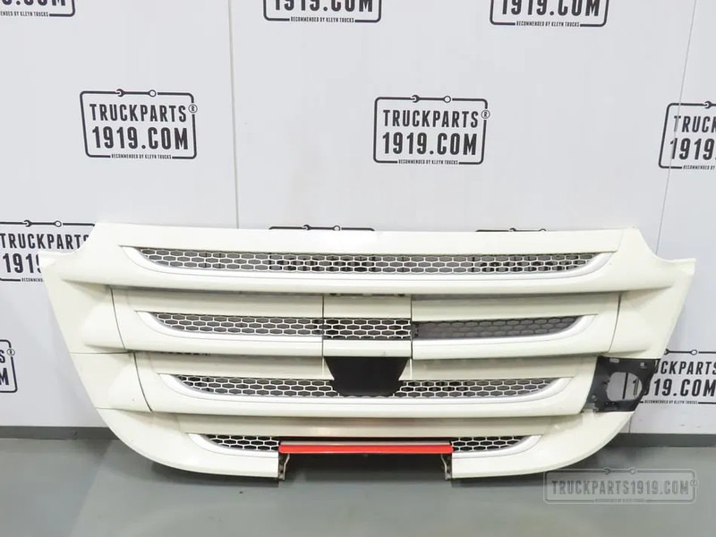 DAF 2048272 | Onder grill - Radiatora reste - Kravas automašīna: foto 1 DAF 2048272 | Onder grill - Radiatora reste - Kravas automašīna: foto 1