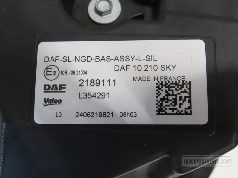 DAF 2189111 Lighting Skylight Li. XG - Gaismas/ Apgaismojums - Kravas automašīna: foto 2 DAF 2189111 Lighting Skylight Li. XG - Gaismas/ Apgaismojums - Kravas automašīna: foto 2