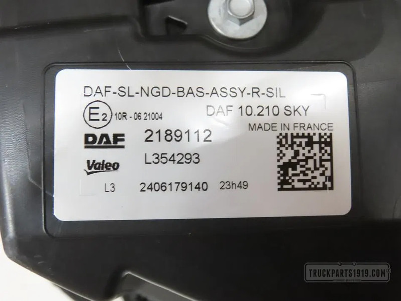 DAF 2189112 Lighting Skylight Re. XG - Gaismas/ Apgaismojums - Kravas automašīna: foto 2 DAF 2189112 Lighting Skylight Re. XG - Gaismas/ Apgaismojums - Kravas automašīna: foto 2