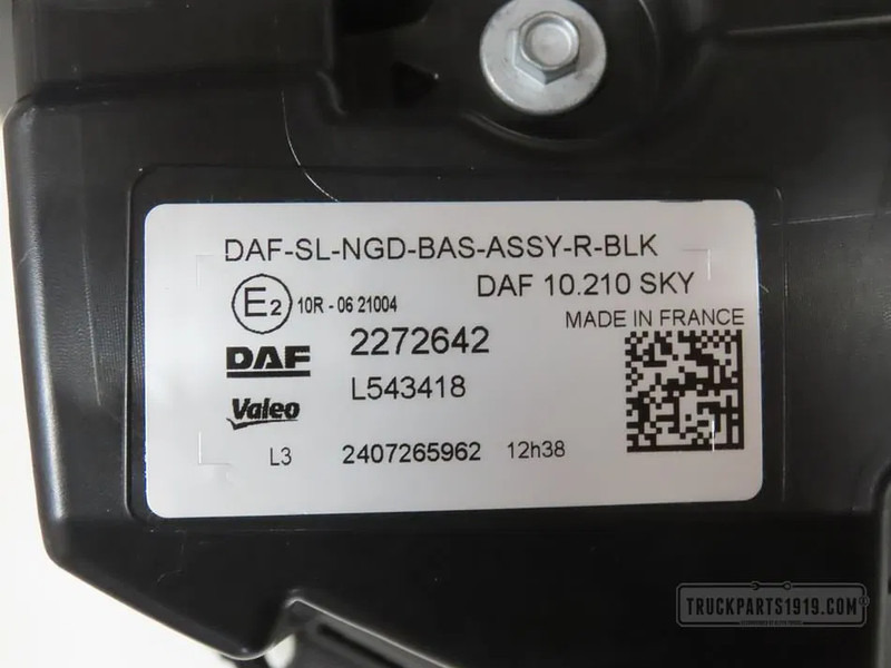 DAF 2272642 Lighting Skylight Re. XG - Gaismas/ Apgaismojums - Kravas automašīna: foto 2 DAF 2272642 Lighting Skylight Re. XG - Gaismas/ Apgaismojums - Kravas automašīna: foto 2