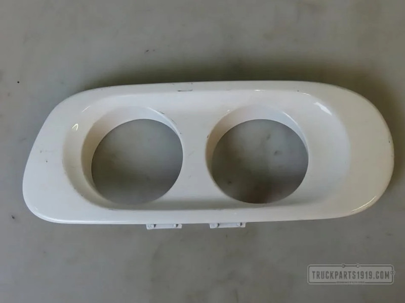 DAF Body & Chassis Parts Afdichtplaat Mistlamp Li. DAF - Bufera stūris - Kravas automašīna: foto 1 DAF Body & Chassis Parts Afdichtplaat Mistlamp Li. DAF - Bufera stūris - Kravas automašīna: foto 1