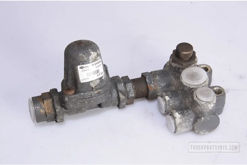 KNORR-BREMSE Compressed Air System Instelbaar overstroomventiel D - Vārsts - Kravas automašīna: foto 1 KNORR-BREMSE Compressed Air System Instelbaar overstroomventiel D - Vārsts - Kravas automašīna: foto 1