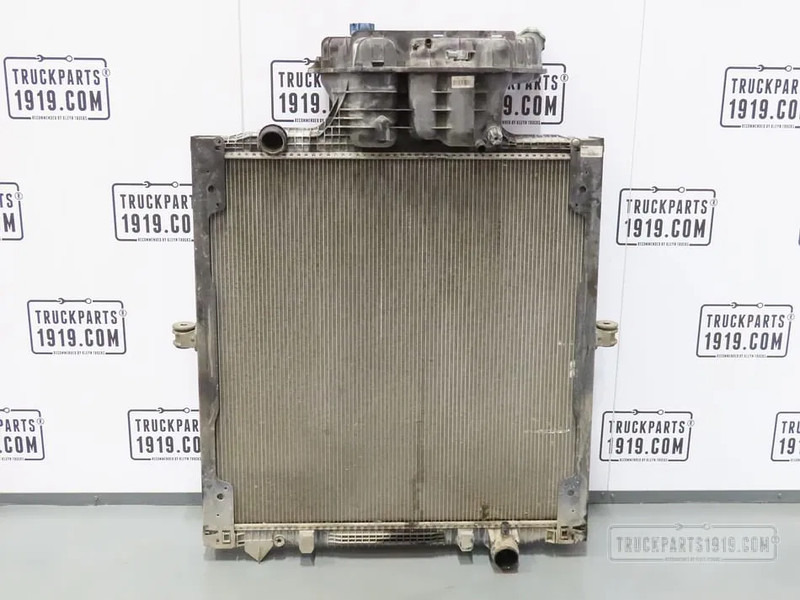 MAN 81.06101-6809 Radiateur TGX - Radiators - Kravas automašīna: foto 1 MAN 81.06101-6809 Radiateur TGX - Radiators - Kravas automašīna: foto 1