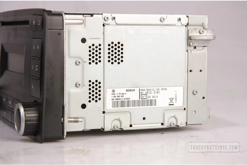 MAN 81.28101-6182 Radio - Elektrosistēma - Kravas automašīna: foto 2 MAN 81.28101-6182 Radio - Elektrosistēma - Kravas automašīna: foto 2