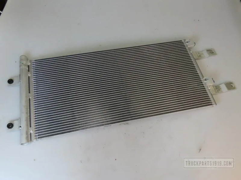 MAN 81.61920-6041 Condensor TGX 2007 - Radiators - Kravas automašīna: foto 1 MAN 81.61920-6041 Condensor TGX 2007 - Radiators - Kravas automašīna: foto 1