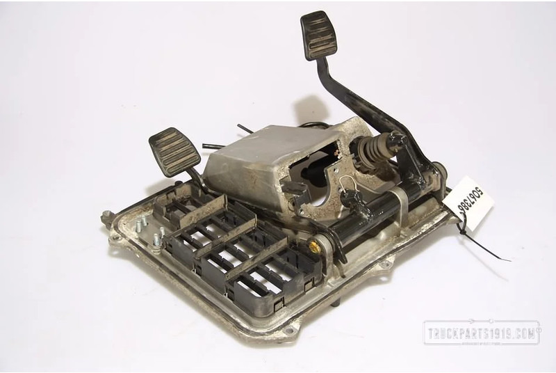 MAN Body & Chassis Parts Pedaal steun used - Pedālis - Kravas automašīna: foto 1 MAN Body & Chassis Parts Pedaal steun used - Pedālis - Kravas automašīna: foto 1