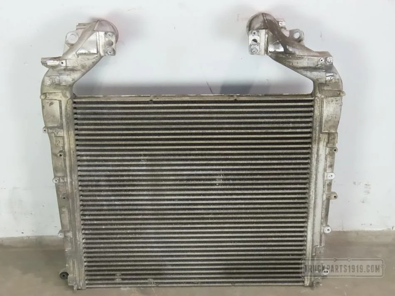 MAN Cooling System Interkoeler - Radiators - Kravas automašīna: foto 2 MAN Cooling System Interkoeler - Radiators - Kravas automašīna: foto 2