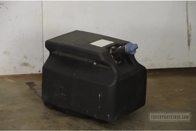 MAN Exhaust System AdBlue Tank 40L. - AdBlue tvertne - Kravas automašīna: foto 1 MAN Exhaust System AdBlue Tank 40L. - AdBlue tvertne - Kravas automašīna: foto 1