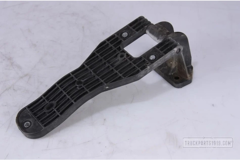 Renault Body & Chassis Parts Scharnier voor grille Renault - Motora pārsegs - Kravas automašīna: foto 1 Renault Body & Chassis Parts Scharnier voor grille Renault - Motora pārsegs - Kravas automašīna: foto 1