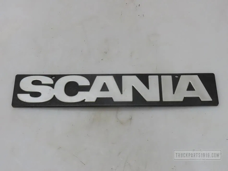 Scania 1368246 Logo spatbord - Virsbūve un ārpuse - Kravas automašīna: foto 1 Scania 1368246 Logo spatbord - Virsbūve un ārpuse - Kravas automašīna: foto 1