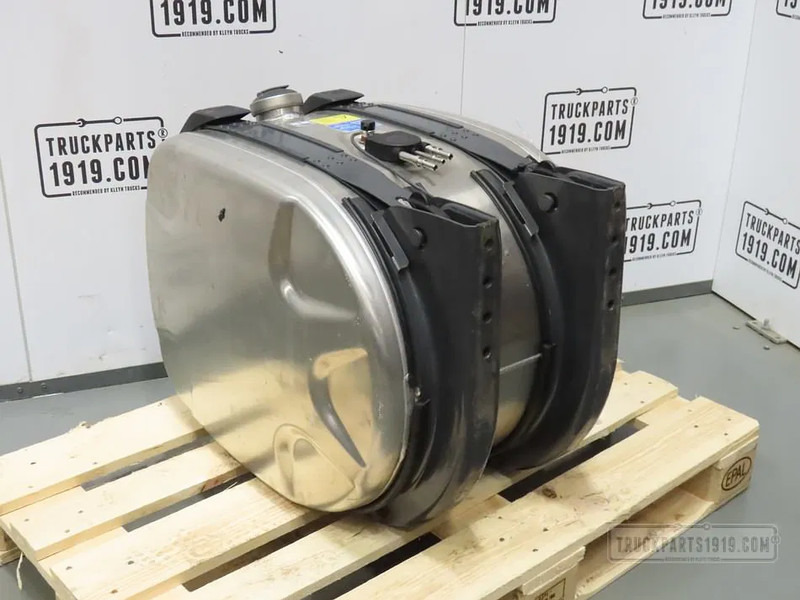 Scania 2713474 Brandstoftank + steunen 165L - Degvielas tvertne - Kravas automašīna: foto 2 Scania 2713474 Brandstoftank + steunen 165L - Degvielas tvertne - Kravas automašīna: foto 2