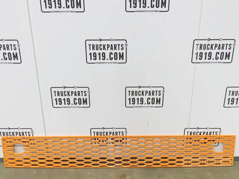 Volvo Body & Chassis Parts Grille plaat Volvo FH5 - Motora pārsegs - Kravas automašīna: foto 1 Volvo Body & Chassis Parts Grille plaat Volvo FH5 - Motora pārsegs - Kravas automašīna: foto 1
