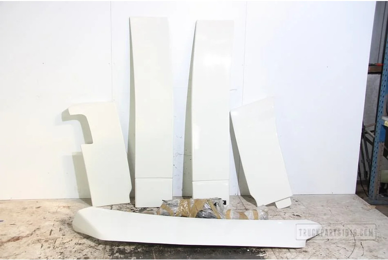 Volvo Body & Chassis Parts Spoiler set Volvo FH GlobXL no - Aerodinamika/ Spoileris - Kravas automašīna: foto 1 Volvo Body & Chassis Parts Spoiler set Volvo FH GlobXL no - Aerodinamika/ Spoileris - Kravas automašīna: foto 1