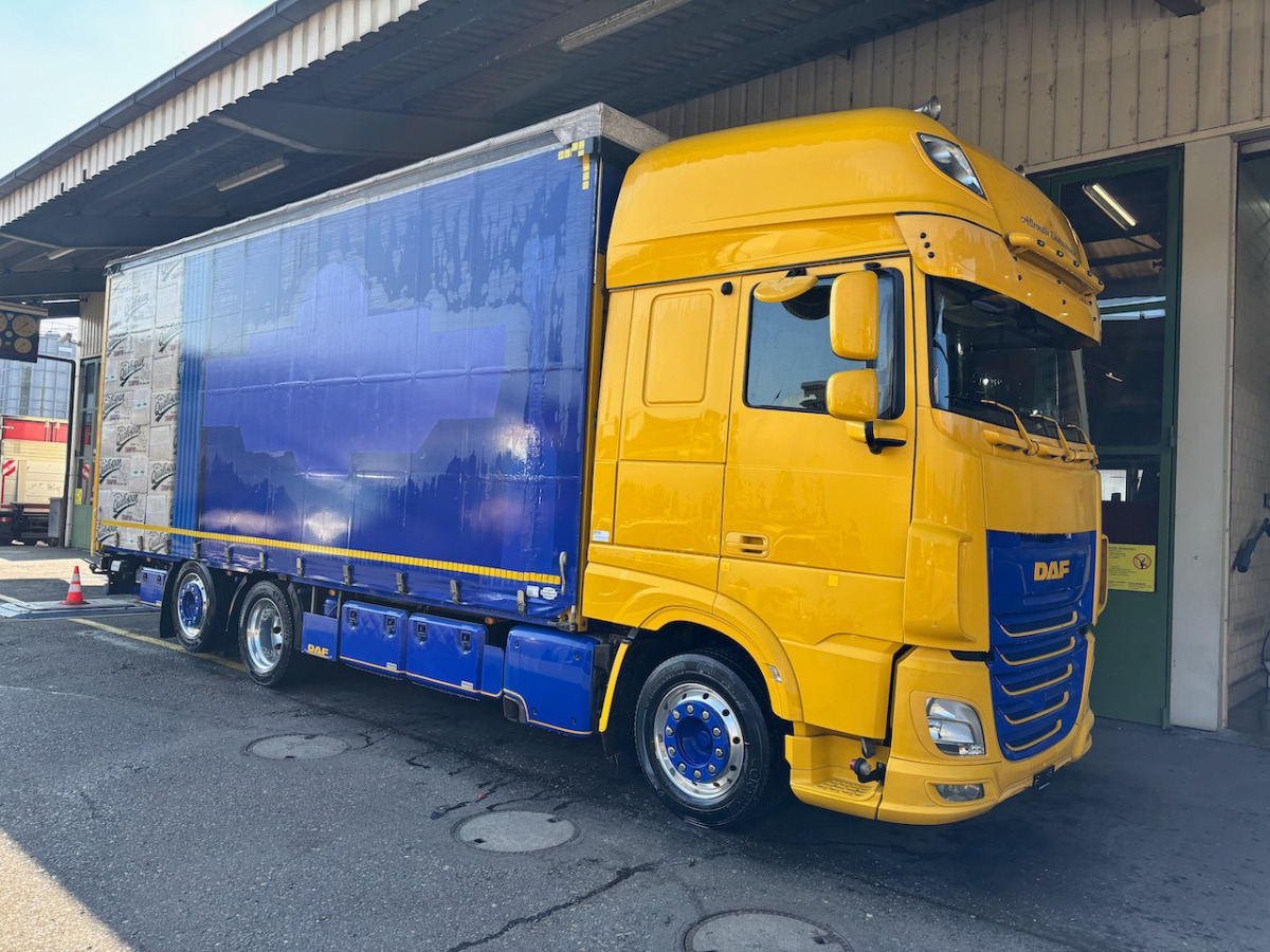 DAF FAN XF 530 LD Jumbo - Kravas automašīna ar tentu: foto 1 DAF FAN XF 530 LD Jumbo - Kravas automašīna ar tentu: foto 1