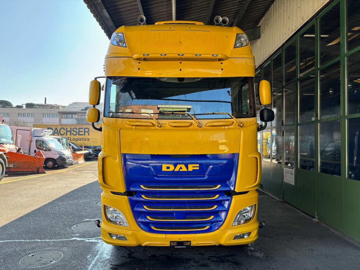 DAF FAN XF 530 LD Jumbo - Kravas automašīna ar tentu: foto 3 DAF FAN XF 530 LD Jumbo - Kravas automašīna ar tentu: foto 3