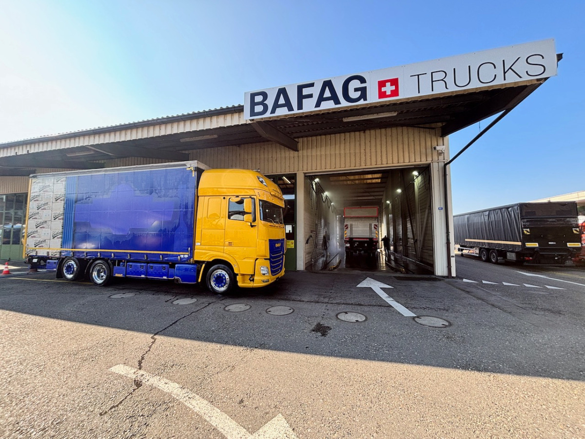 DAF FAN XF 530 LTD - Kravas automašīna ar tentu: foto 2 DAF FAN XF 530 LTD - Kravas automašīna ar tentu: foto 2