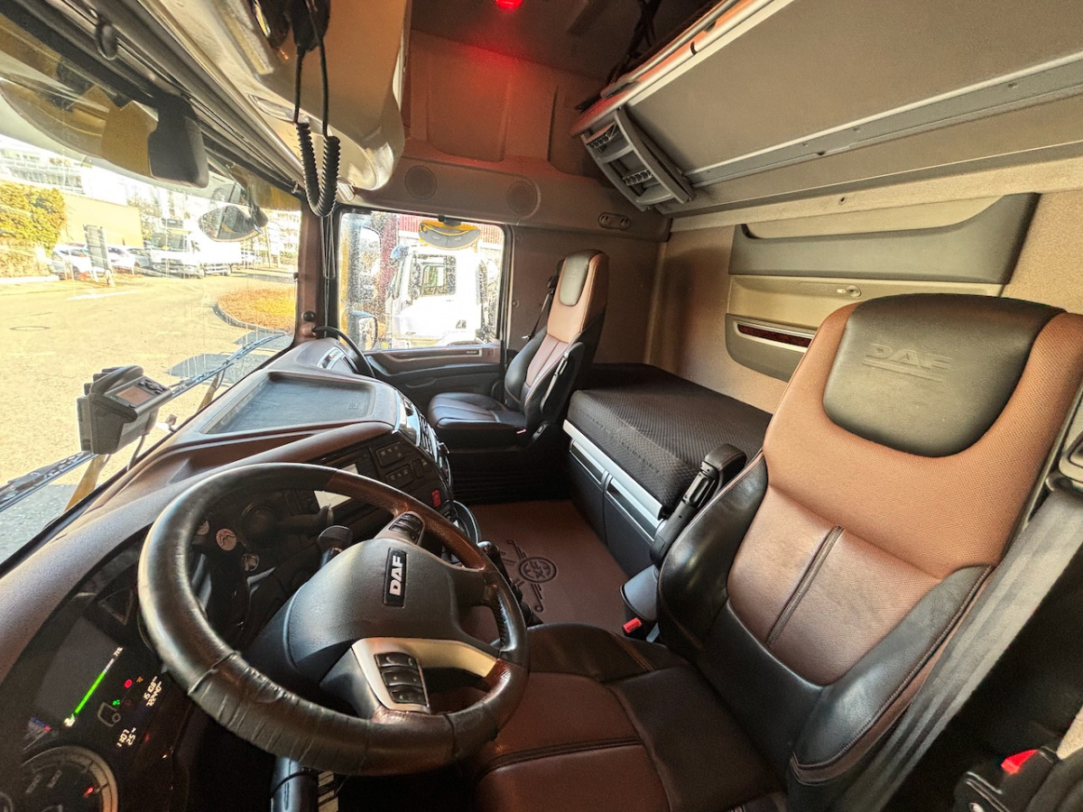 DAF FAN XF 530 LTD - Kravas automašīna ar tentu: foto 4 DAF FAN XF 530 LTD - Kravas automašīna ar tentu: foto 4