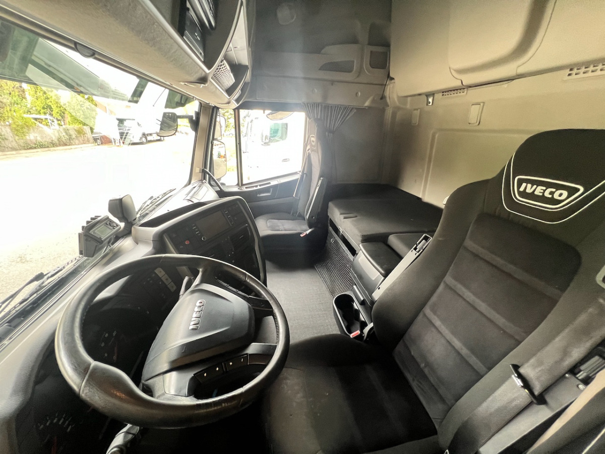IVECO 190S46 Stralis - Kravas automašīna ar slēgto virsbūvi: foto 4 IVECO 190S46 Stralis - Kravas automašīna ar slēgto virsbūvi: foto 4