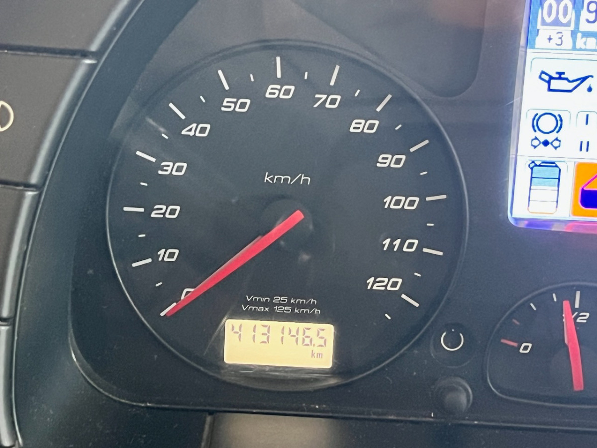 IVECO 260S42 Stralis - Kravas automašīna ar slēgto virsbūvi: foto 5 IVECO 260S42 Stralis - Kravas automašīna ar slēgto virsbūvi: foto 5