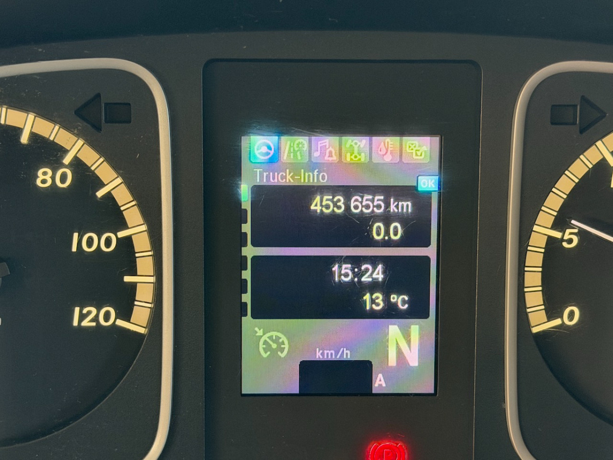 MERCEDES 1224 L - Kravas automašīna ar tentu: foto 5 MERCEDES 1224 L - Kravas automašīna ar tentu: foto 5