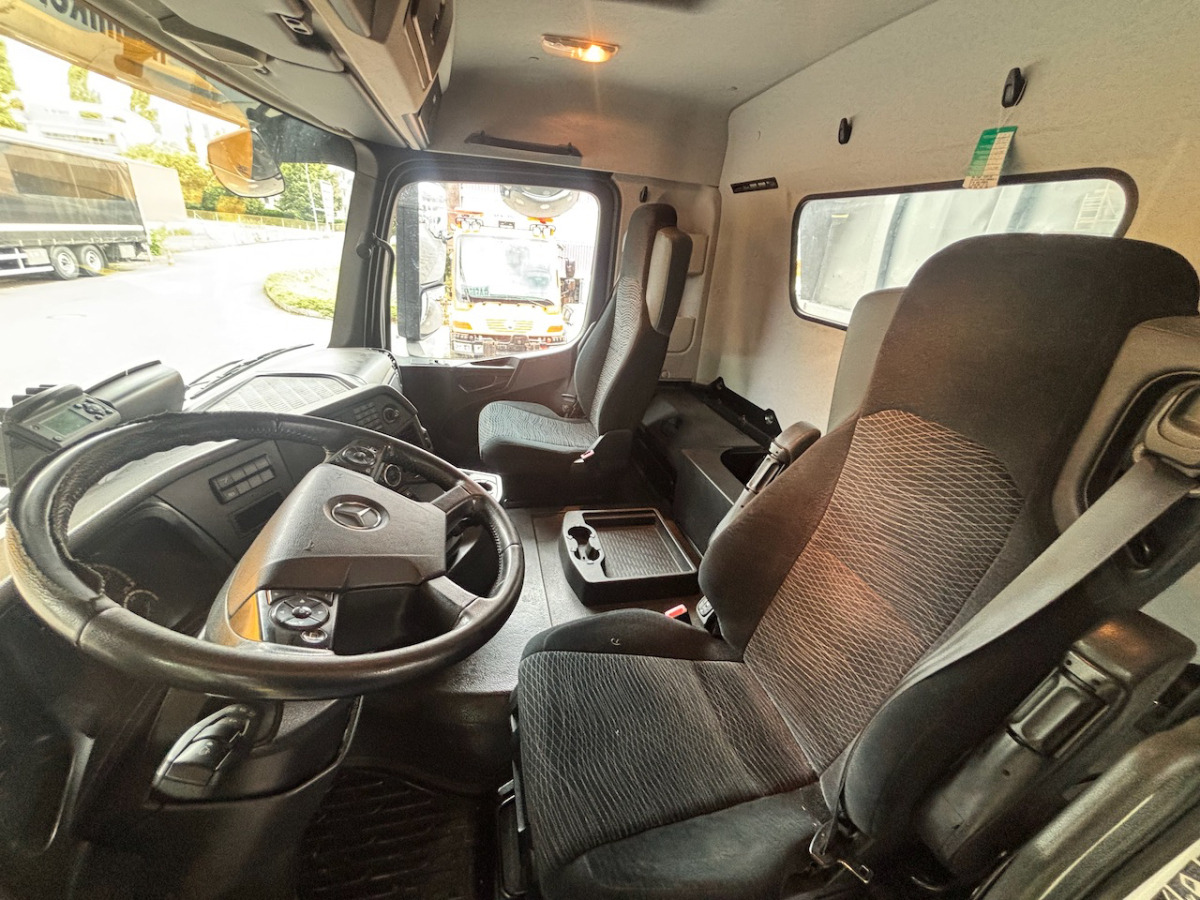 MERCEDES Arocs 3251 - Kravas automašīna pašizgāzējs: foto 4 MERCEDES Arocs 3251 - Kravas automašīna pašizgāzējs: foto 4