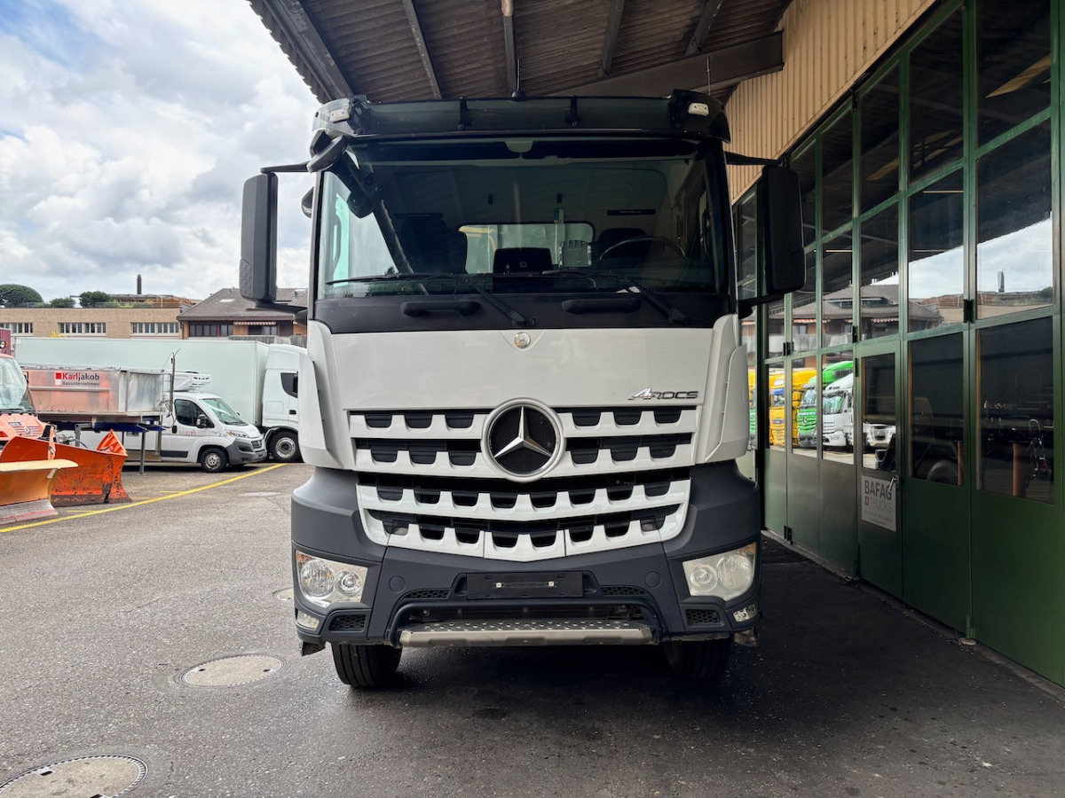 MERCEDES Arocs 3251 - Kravas automašīna pašizgāzējs: foto 3 MERCEDES Arocs 3251 - Kravas automašīna pašizgāzējs: foto 3