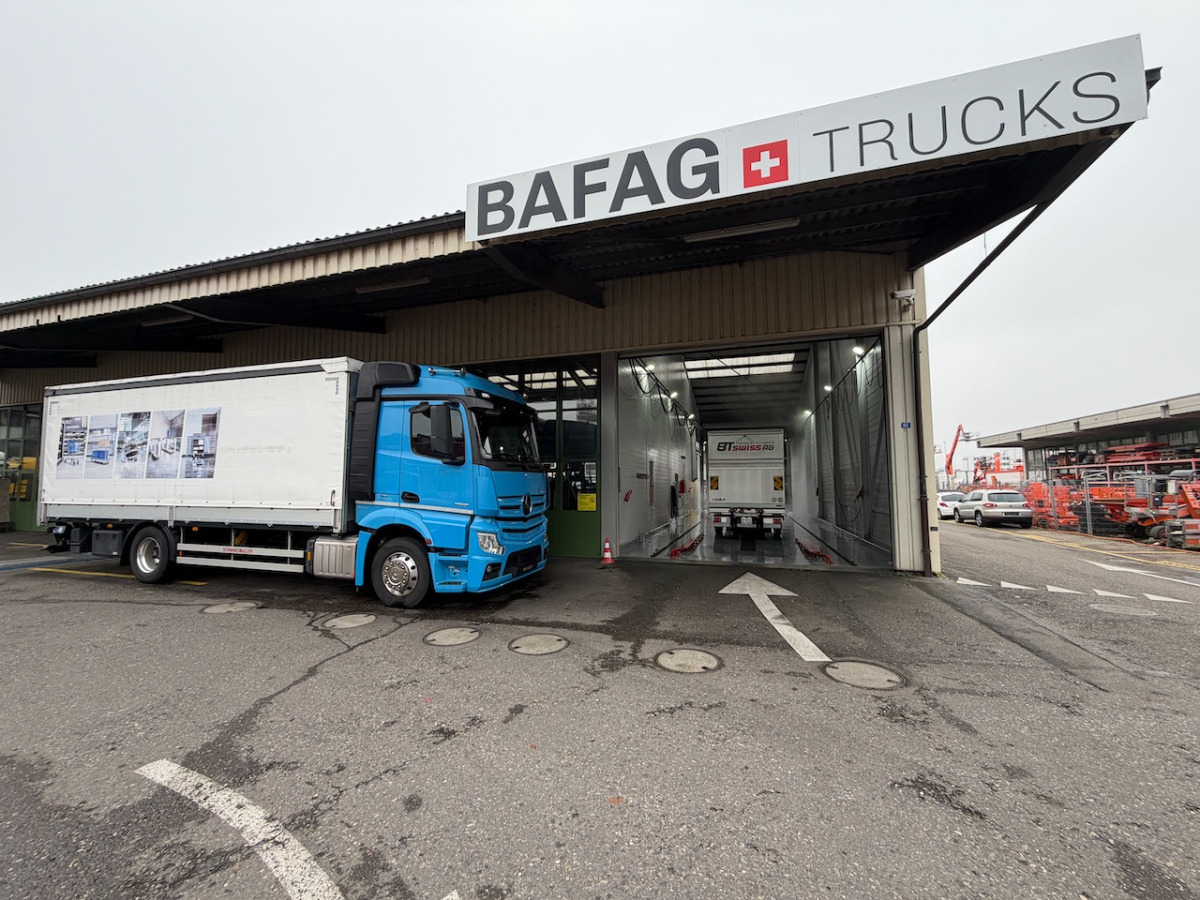 MERCEDES Mercedes Actros 1833L - Kravas automašīna ar tentu: foto 2 MERCEDES Mercedes Actros 1833L - Kravas automašīna ar tentu: foto 2