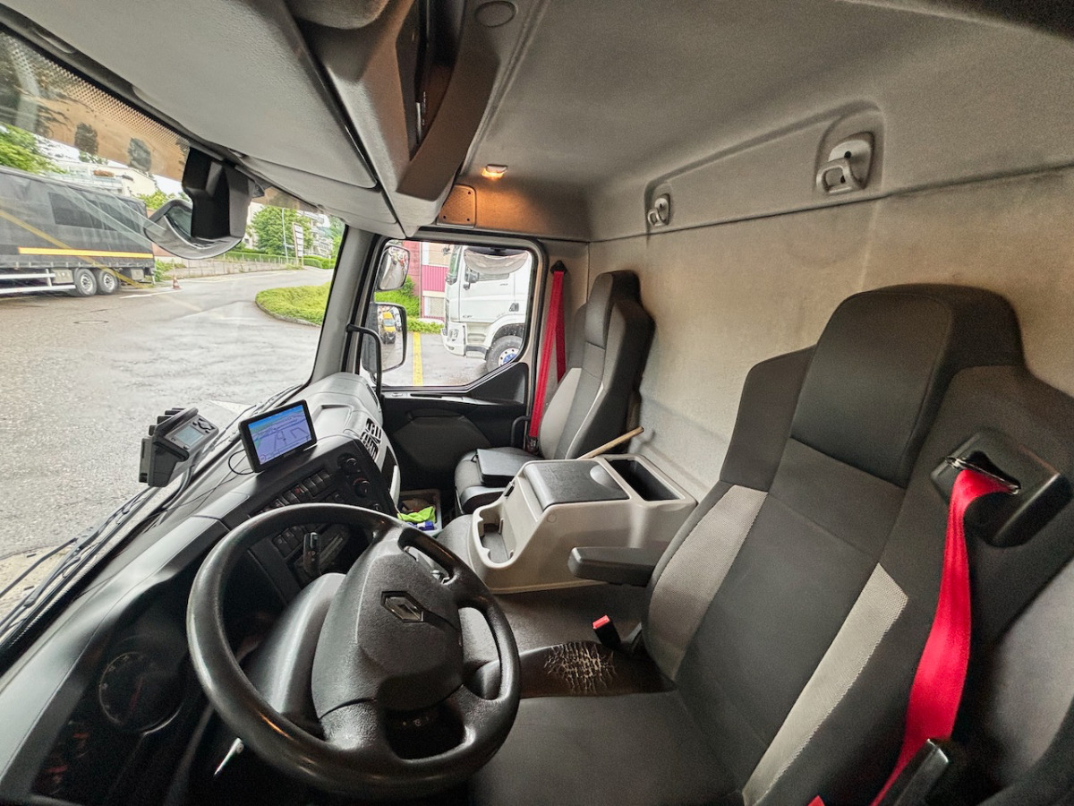 RENAULT D14.250 - Kravas automašīna ar slēgto virsbūvi: foto 4 RENAULT D14.250 - Kravas automašīna ar slēgto virsbūvi: foto 4