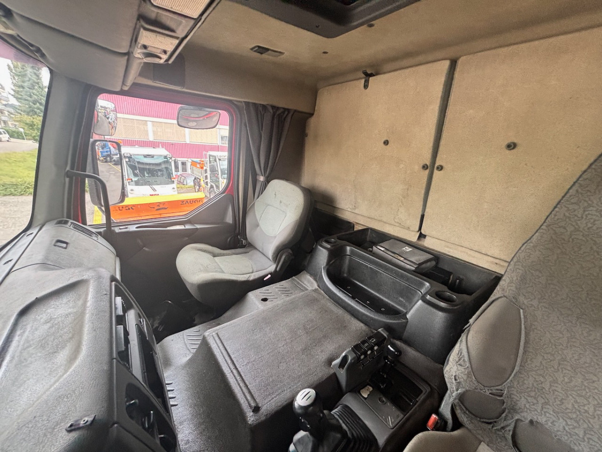 RENAULT Kerax 420DCI 4x4 - Kravas automašīna pašizgāzējs: foto 5 RENAULT Kerax 420DCI 4x4 - Kravas automašīna pašizgāzējs: foto 5