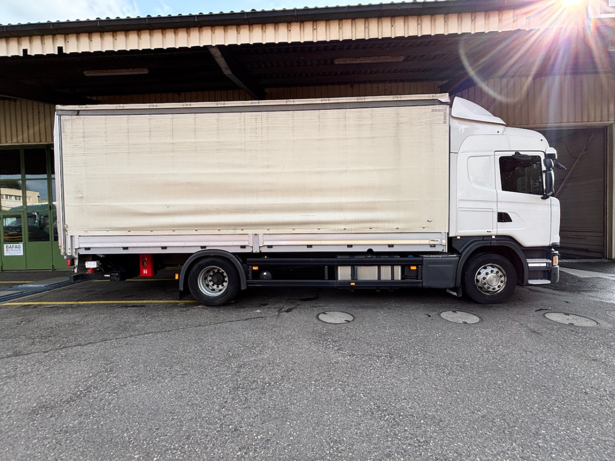 Kravas automašīna ar tentu SCANIA G410: foto 14