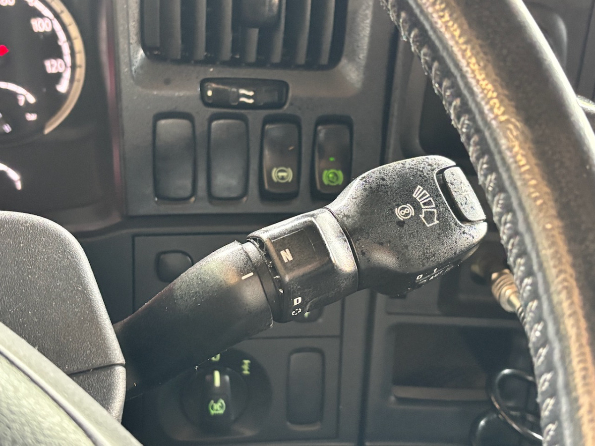 Kravas automašīna ar tentu SCANIA G410: foto 7