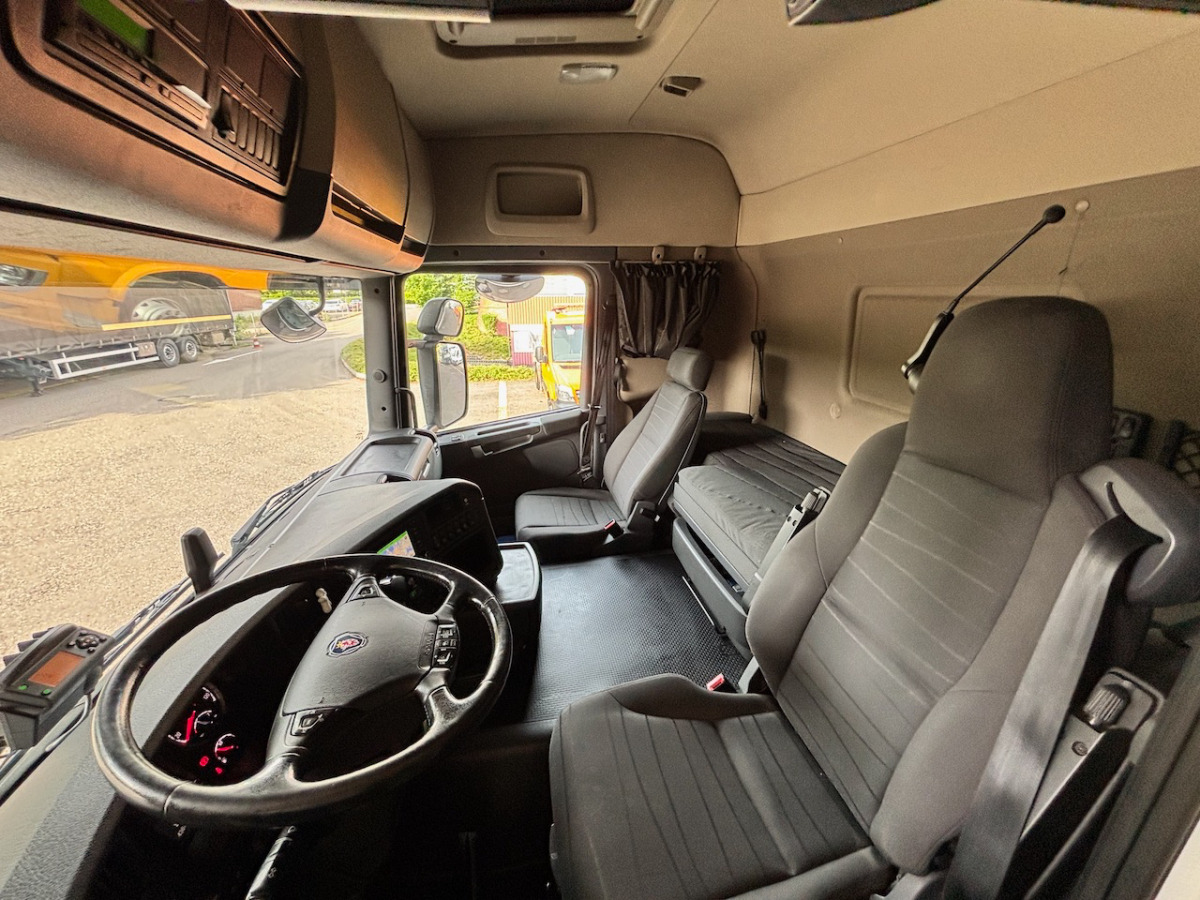 SCANIA G410 - Kravas automašīna ar tentu: foto 4 SCANIA G410 - Kravas automašīna ar tentu: foto 4