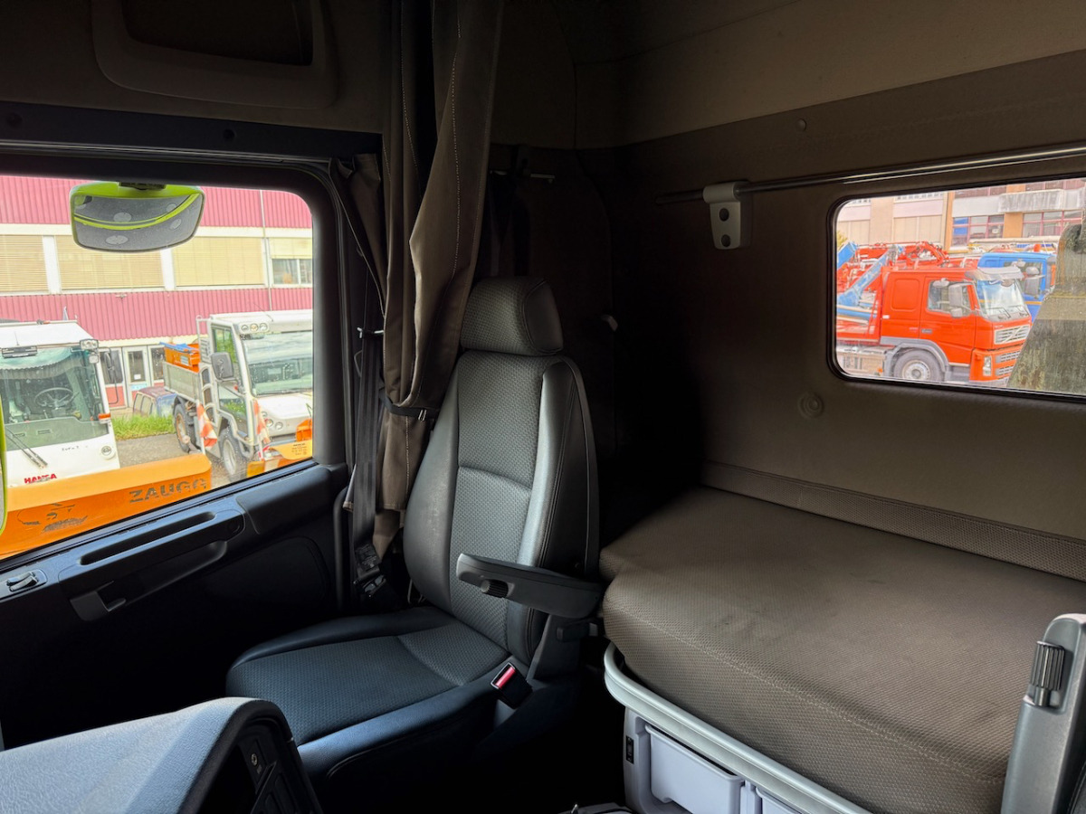 SCANIA R490 8x4 - Pacēlājs ar āķi: foto 5 SCANIA R490 8x4 - Pacēlājs ar āķi: foto 5