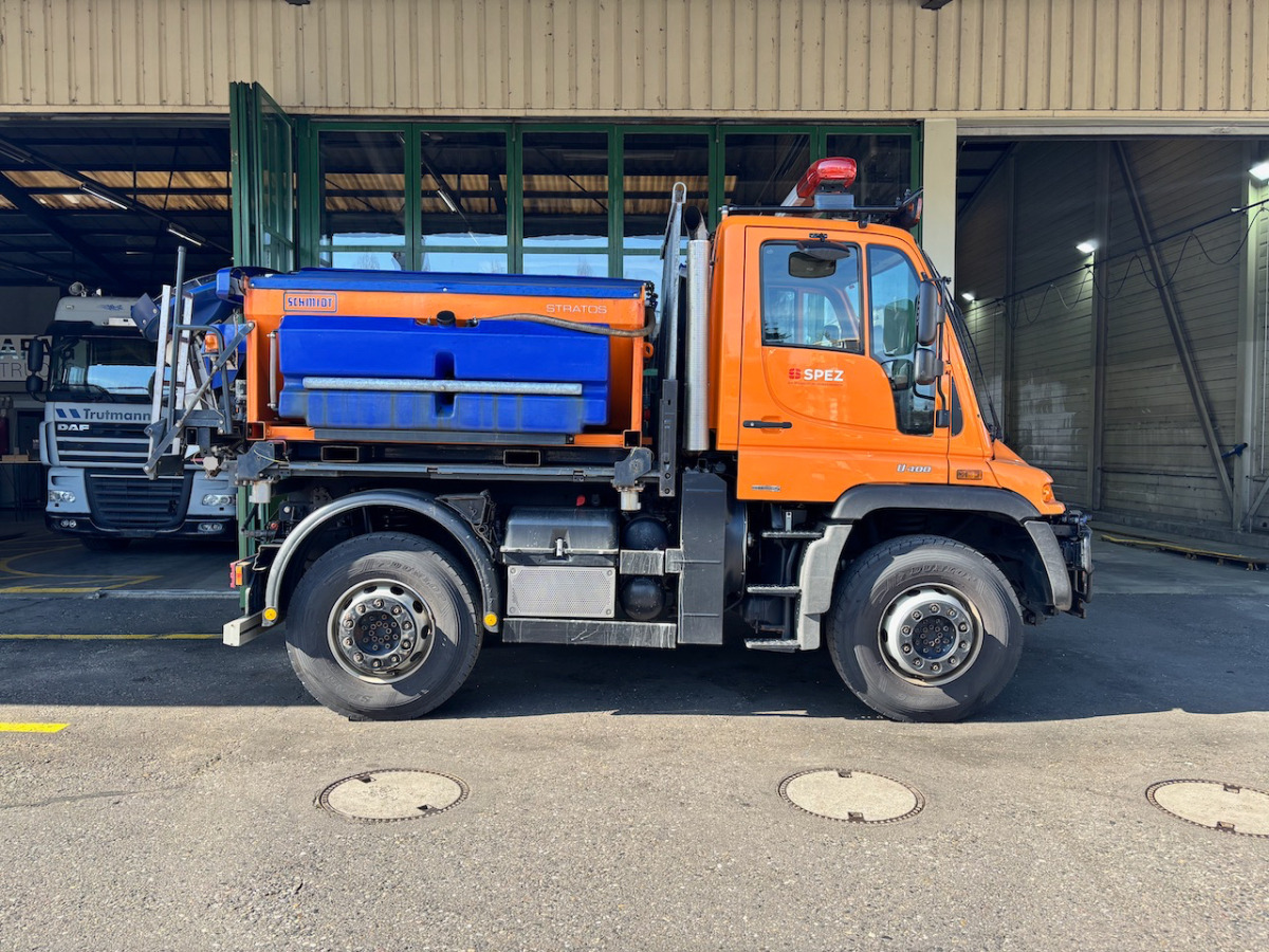 Kravas automašīna pašizgāzējs UNIMOG U400: foto 12