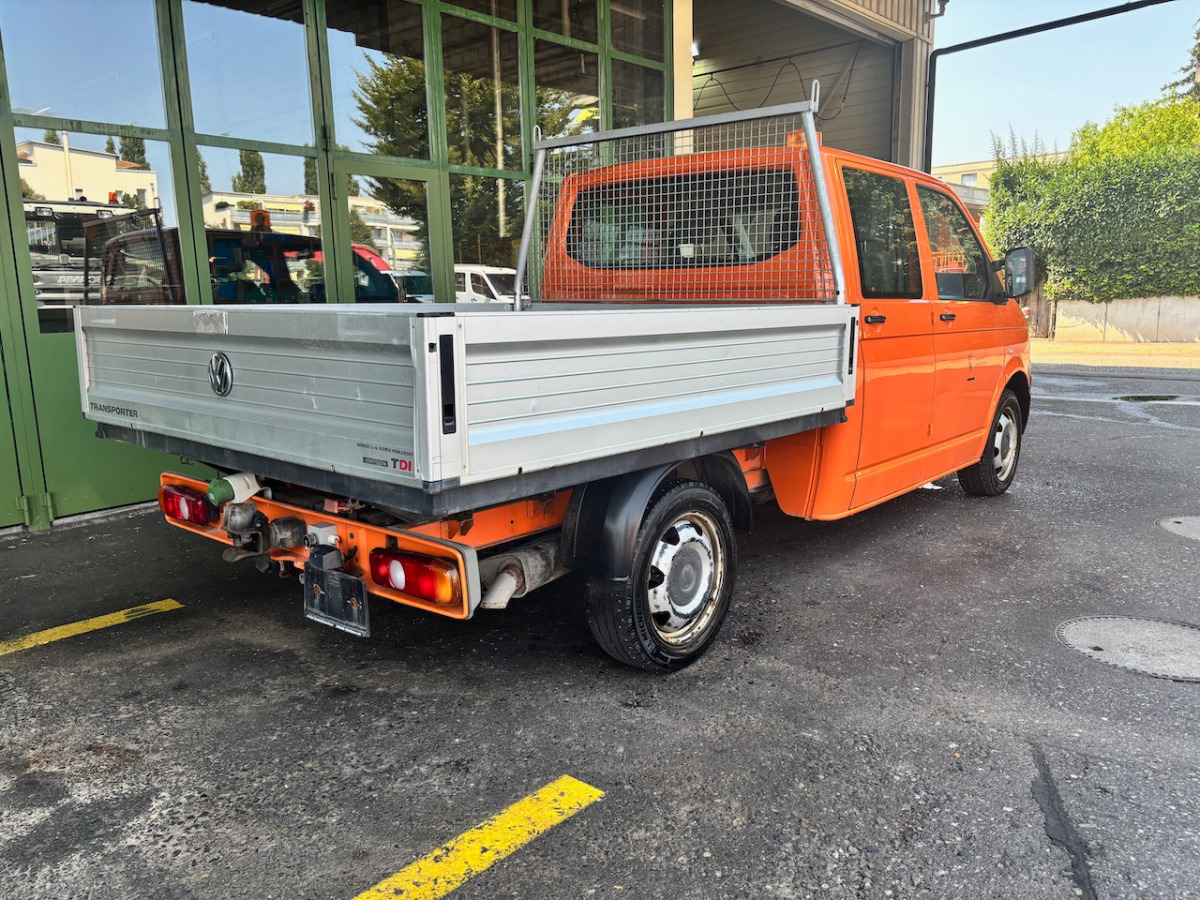 VW T5 Transporter - Automašīna ar kravas platformu: foto 5 VW T5 Transporter - Automašīna ar kravas platformu: foto 5