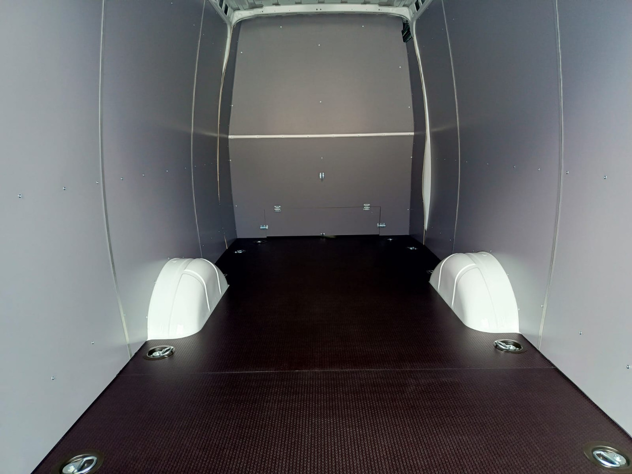 IVECO Daily 35 180 7-Sitzer - Pasažieru furgons, Kravas-pasažieru furgons: foto 3 IVECO Daily 35 180 7-Sitzer - Pasažieru furgons, Kravas-pasažieru furgons: foto 3