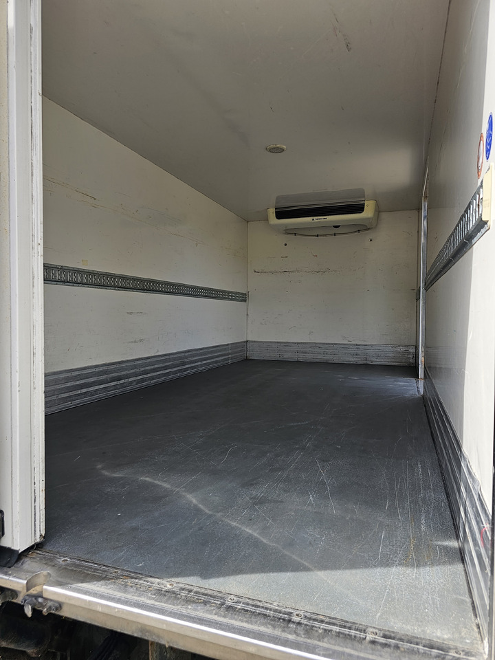 IVECO EUROCARGO 75-190 LBW Palfinger - Kravas automašīna refrižerators: foto 3 IVECO EUROCARGO 75-190 LBW Palfinger - Kravas automašīna refrižerators: foto 3