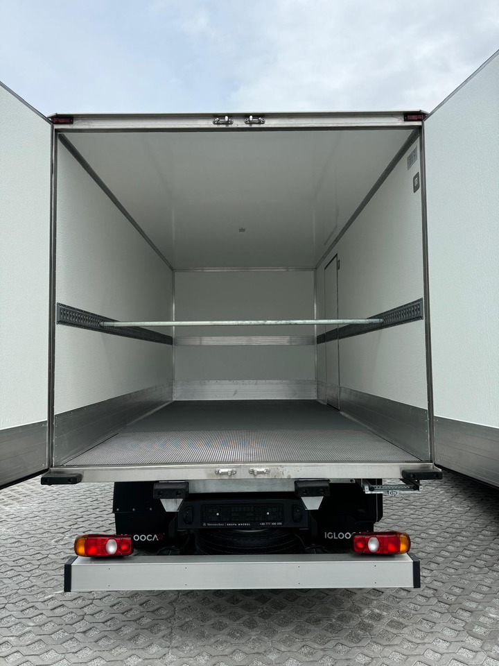 Jaunā Kravas automašīna refrižerators Mitsubishi Canter Fuso 70C18 Kühlkoffer mit Carrier: foto 1