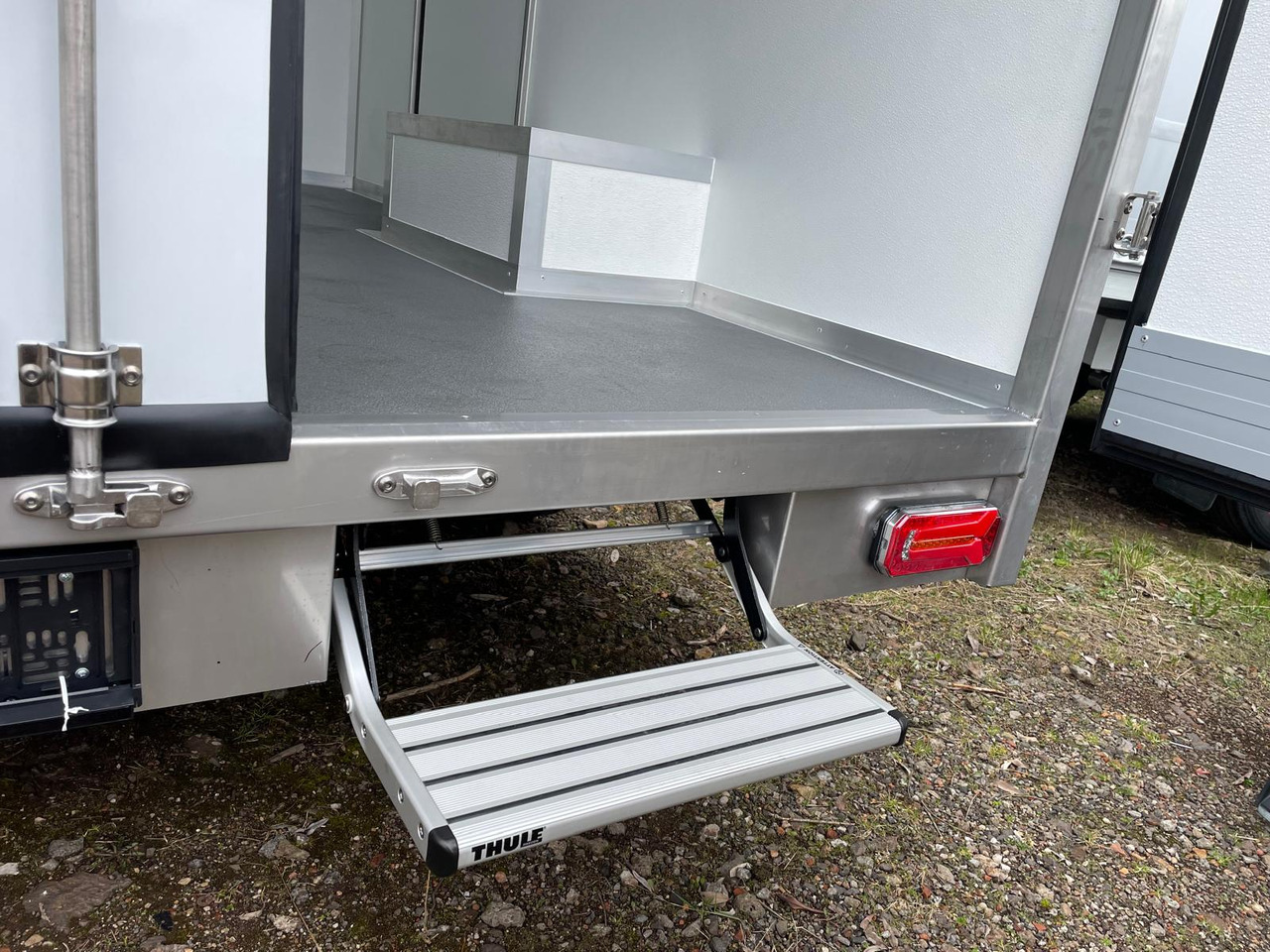 Renault Master 165 Leichtbaukoffer - Furgons ar slēgtā virsbūve: foto 4 Renault Master 165 Leichtbaukoffer - Furgons ar slēgtā virsbūve: foto 4