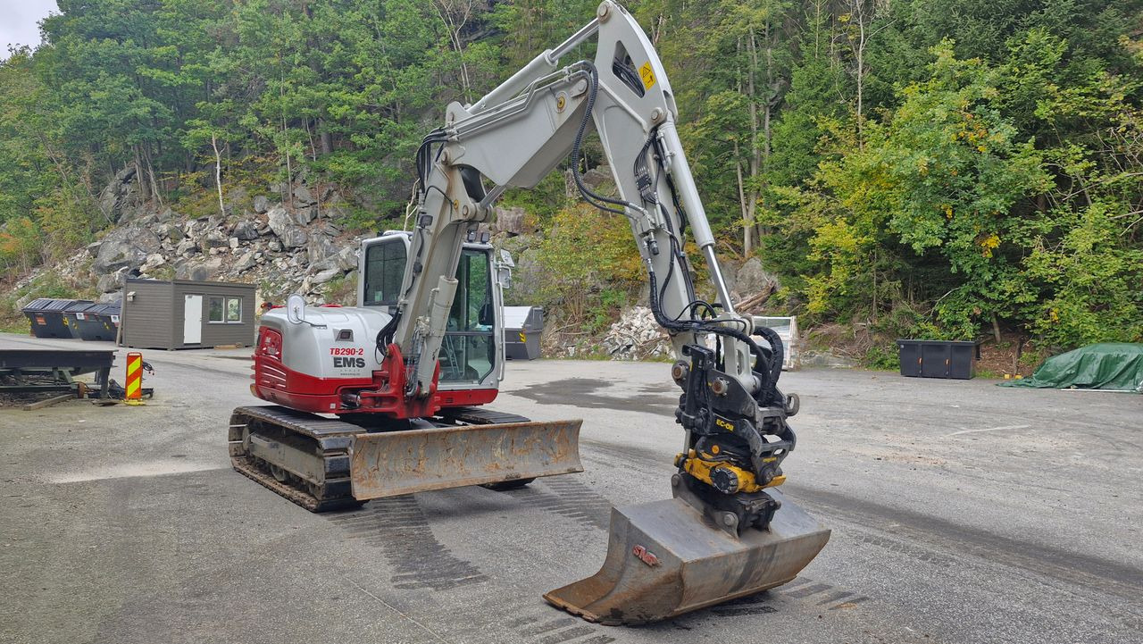 Takeuchi TB 290-2 - Kāpurķēžu ekskavators: foto 1 Takeuchi TB 290-2 - Kāpurķēžu ekskavators: foto 1
