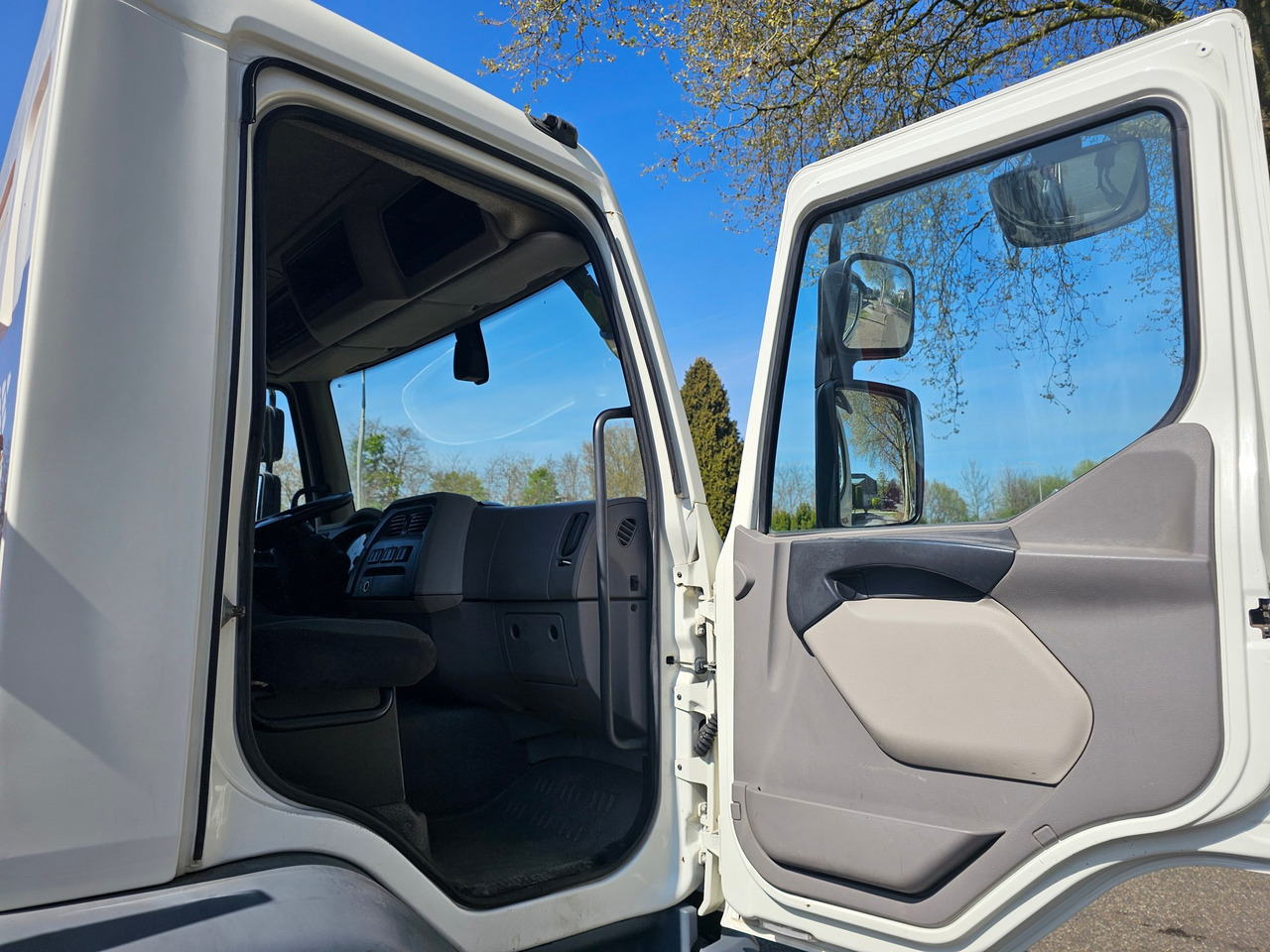 Būvgružu konteineru vedējs DAF LF 220 Euro 6: foto 12